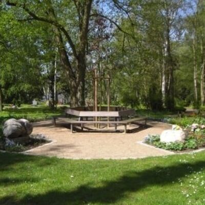 Bild vergr&ouml;&szlig;ern: Grabstätte stillgeborene Kinder