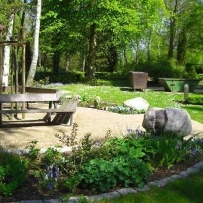 Bild vergr&ouml;&szlig;ern: Grabstätte stillgeborene Kinder