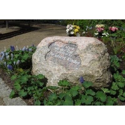 Bild vergr&ouml;&szlig;ern: Grabstätte stillgeborene Kinder