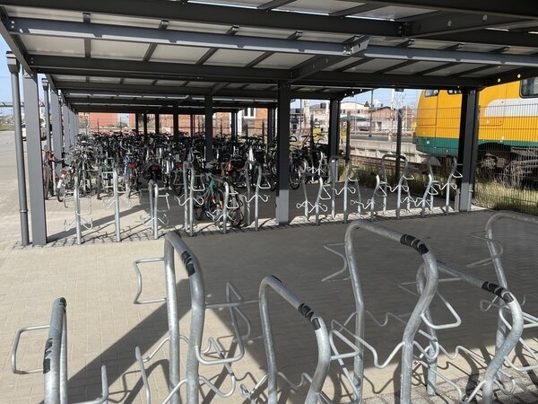 Bild vergr&ouml;&szlig;ern: Fahrradabstellanlage