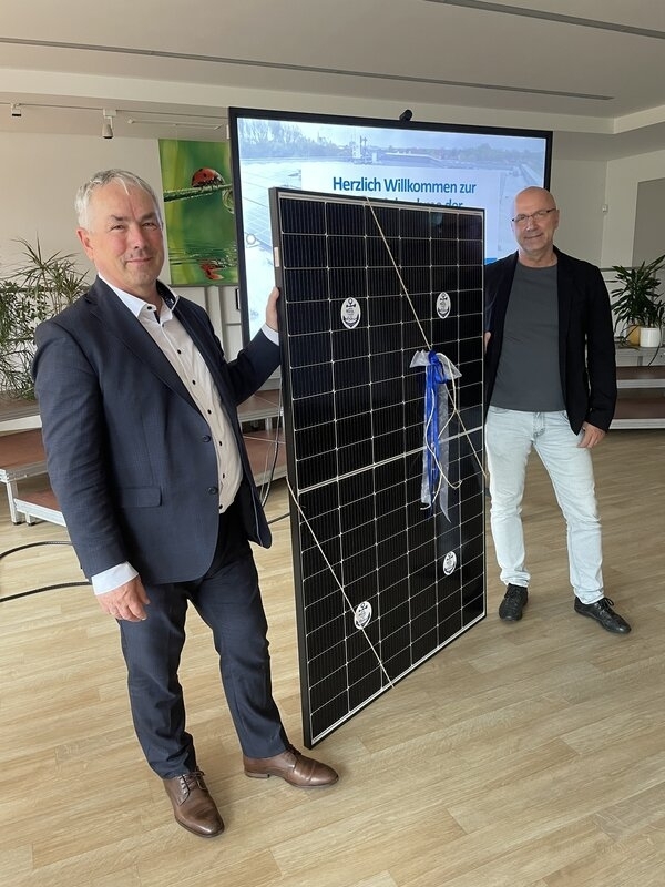 Bild vergr&ouml;&szlig;ern: Photovoltaikanlage auf Tarnow-Schule