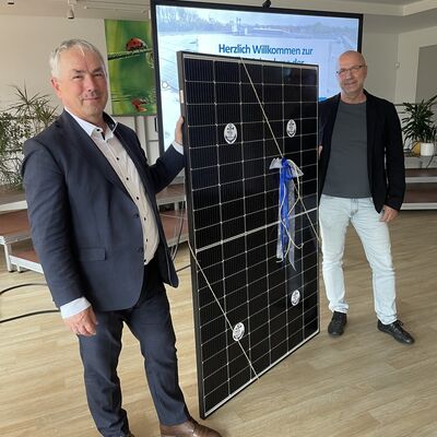 Bild vergr&ouml;&szlig;ern: Photovoltaikanlage auf Tarnow-Schule