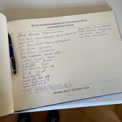 Bild vergr&ouml;&szlig;ern: Australische Boxnationalmannschaft im Rathaus