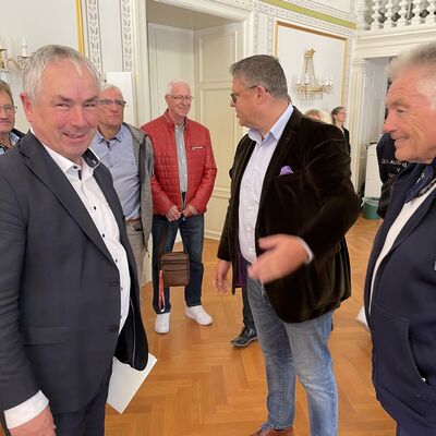 Bild vergr&ouml;&szlig;ern: Australische Boxnationalmannschaft im Rathaus