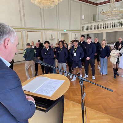 Bild vergr&ouml;&szlig;ern: Australische Boxnationalmannschaft im Rathaus