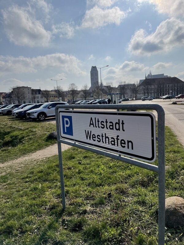 Bild vergr&ouml;&szlig;ern: Parkplatz