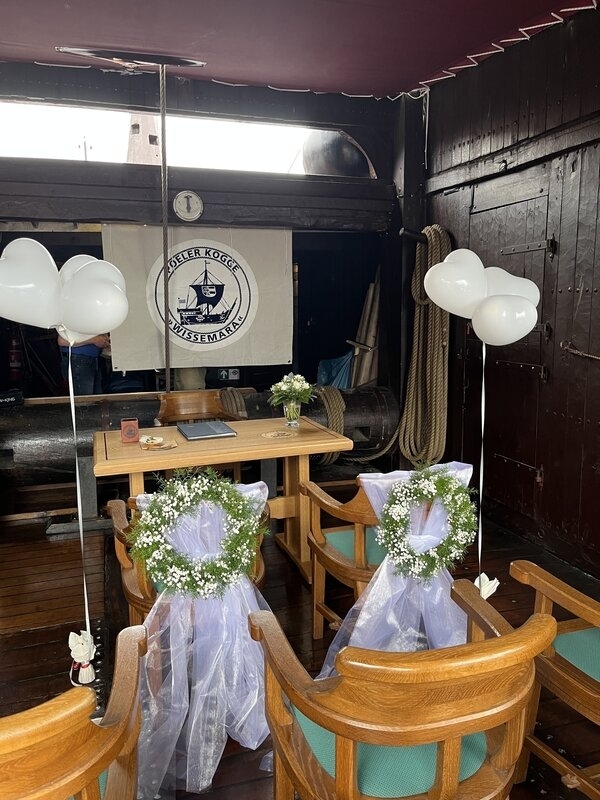 Bild vergr&ouml;&szlig;ern: Hochzeitstisch - Poeler Kogge