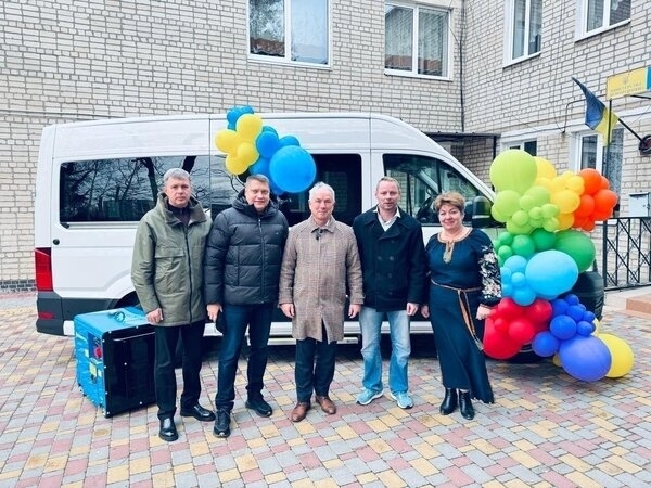 Bild vergr&ouml;&szlig;ern: Kleinbus für Tschornomorsk