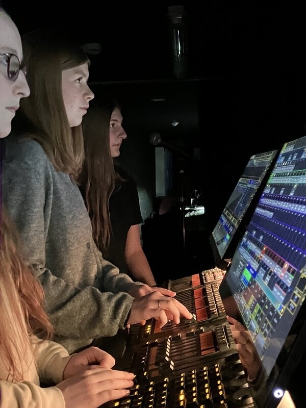 Bild vergr&ouml;&szlig;ern: Girls'Day 2025 Veranstaltungstechnik