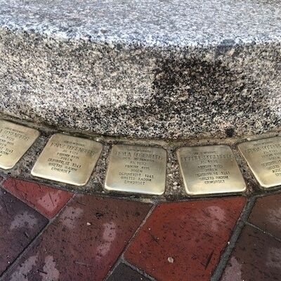 Bild vergr&ouml;&szlig;ern: Stolpersteine