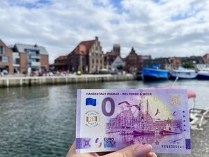 Bild vergr&ouml;&szlig;ern: Null Euro Schein Hafen Jubiläum