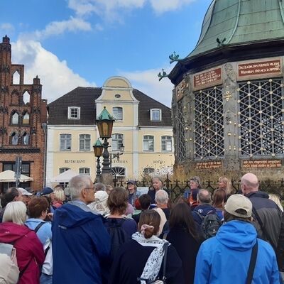 Bild vergr&ouml;&szlig;ern: Stadtführung mit Frau Dr. A. Rasche