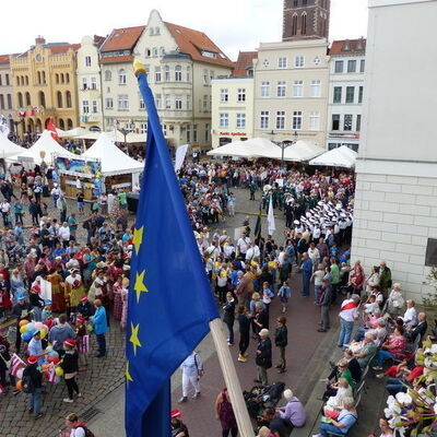Bild vergr&ouml;&szlig;ern: Schwedenfest 2019 Blick auf den Schwedenweg