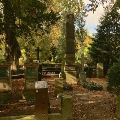 Bild vergr&ouml;&szlig;ern: Friedhof Wismar, AF/786, Grabstätte Familie Hinstorff / Witte / Eberhardt