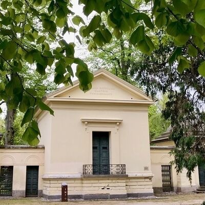 Bild vergr&ouml;&szlig;ern: Friedhof Wismar, AF/294, Mausoleum Familie Gottfried Martens (Zentralbau)