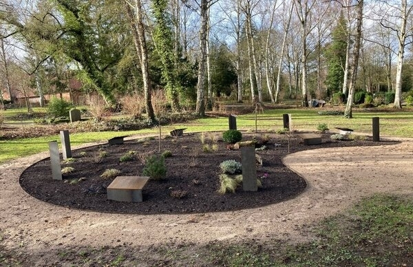 Urnenwahlgrab, 2-stellig „Feld 19 Bestattungsgarten“