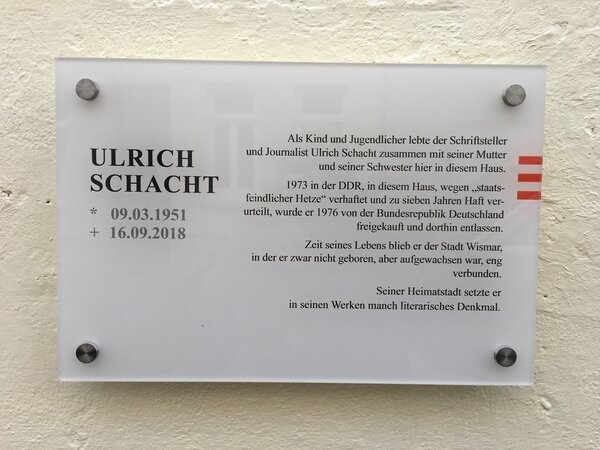 Bild vergr&ouml;&szlig;ern: Gedenktafel Ulrich Schacht