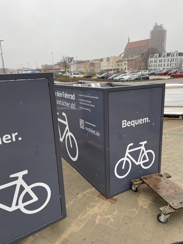 Bild vergr&ouml;&szlig;ern: Fahrradboxen