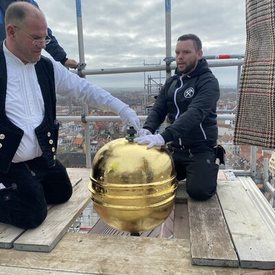 Bild vergr&ouml;&szlig;ern: Turmbekrönung St. Nikolai