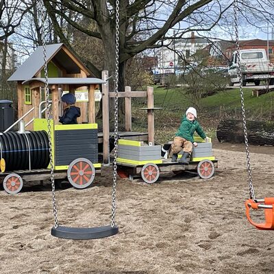 Bild vergr&ouml;&szlig;ern: Grüner Bahnhof Lindengarten