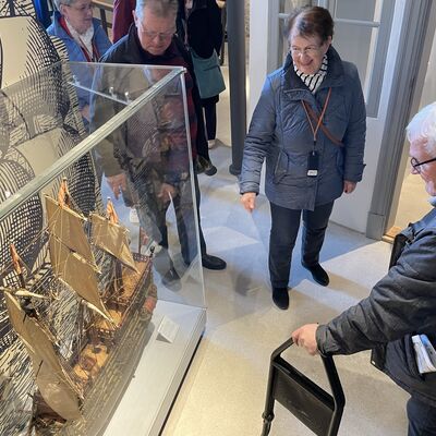 Bild vergr&ouml;&szlig;ern: Gäste aus Schweden im Museum Schabbell