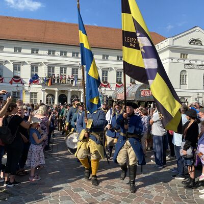 Bild vergr&ouml;&szlig;ern: Eröffnung_Schwedenfest_2023_Schwedische Truppen