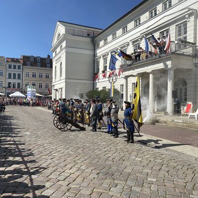 Bild vergr&ouml;&szlig;ern: Abzug_Truppen_Schwedenfest_2023