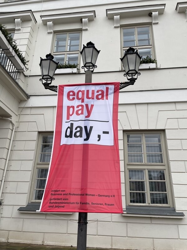 Bild vergr&ouml;&szlig;ern: Banner Equal Pay Day