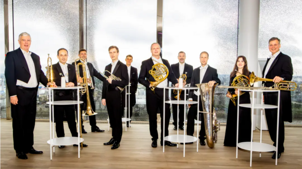 Bild vergr&ouml;&szlig;ern: Die Blechbläser und Blechbläserin von NDR Brass