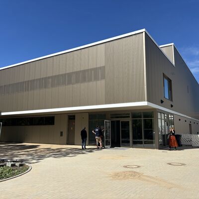 Bild vergr&ouml;&szlig;ern: Die neue Sporthalle Friedenshof I.
