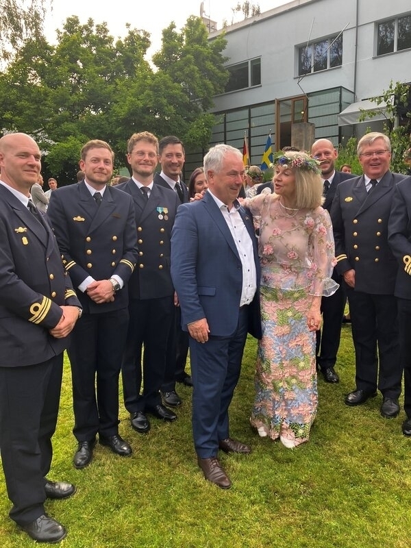 Die Botschafterin des Königreichs Schweden, I.E. Veronika Wand-Danielsson, mit Wismars Bürgermeister Thomas Beyer in Berlin.