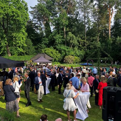 Bild vergr&ouml;&szlig;ern: Am 8. Juni 2026 wurde in Berlin der schwedische Nationalfeiertag vom 6. Juni nach- und das Midsommar-Fest vom 21. Juni vorgefeiert.