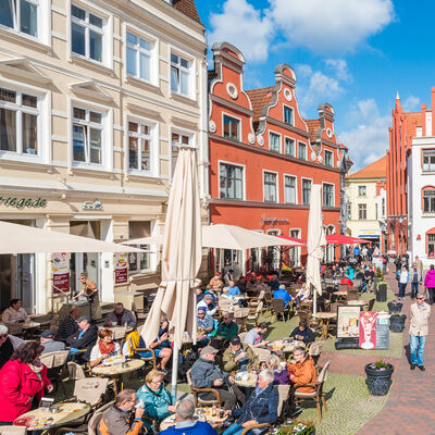Bild vergr&ouml;&szlig;ern: Market Square in Wismar, Germany.