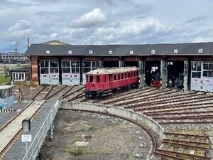 Bild vergr&ouml;&szlig;ern: Ringlokschuppen