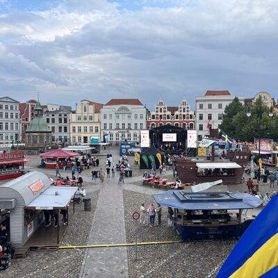 Bild vergr&ouml;&szlig;ern: Schwedenfest 2026 Bühne Wismar TV