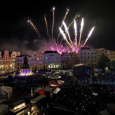 Bild vergr&ouml;&szlig;ern: Feuerwerk Schwedenfest 2026