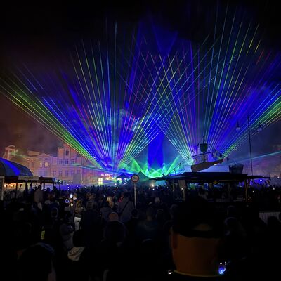 Bild vergr&ouml;&szlig;ern: Lasershow