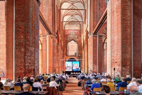 Bild vergr&ouml;&szlig;ern: Backstein-Kongress in der St.-Georgen-Kirche Wismar