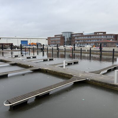 Bild vergr&ouml;&szlig;ern: Der sanierte Brunkowkai mit Wasserwanderrastplatz.