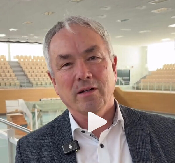 Thomas Beyer in zukünftiger Stadthalle