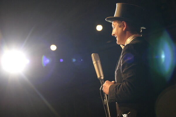 Bild vergr&ouml;&szlig;ern: Zwing Glöckchen – die goldener 20er