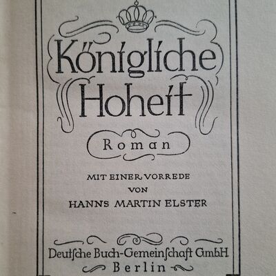 Bild vergr&ouml;&szlig;ern: Diese Bücher kommen zum Verkauf.